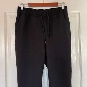 Lululemon On The Fly Crop 23" Size 8